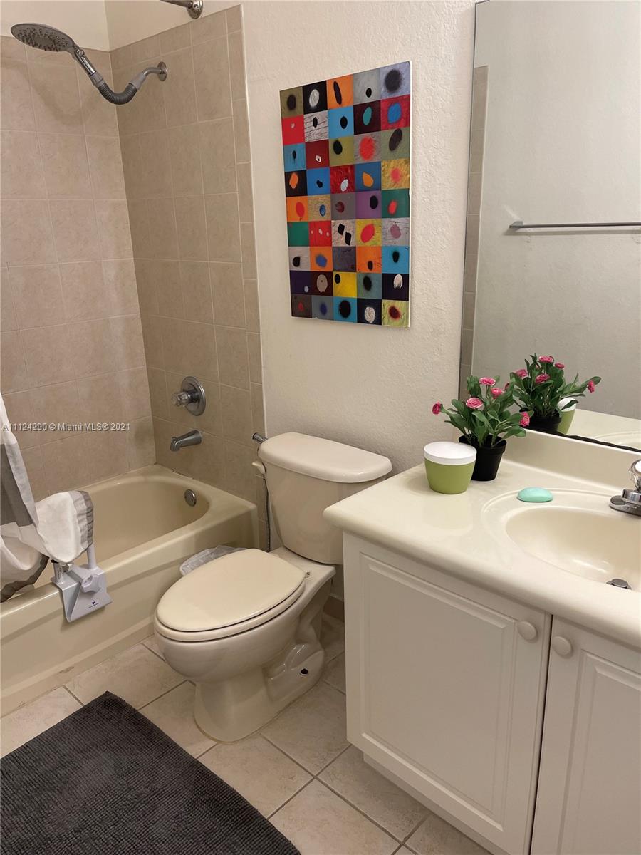 ISLANDS AT DORAL 1ST ADDN - Residential Lease