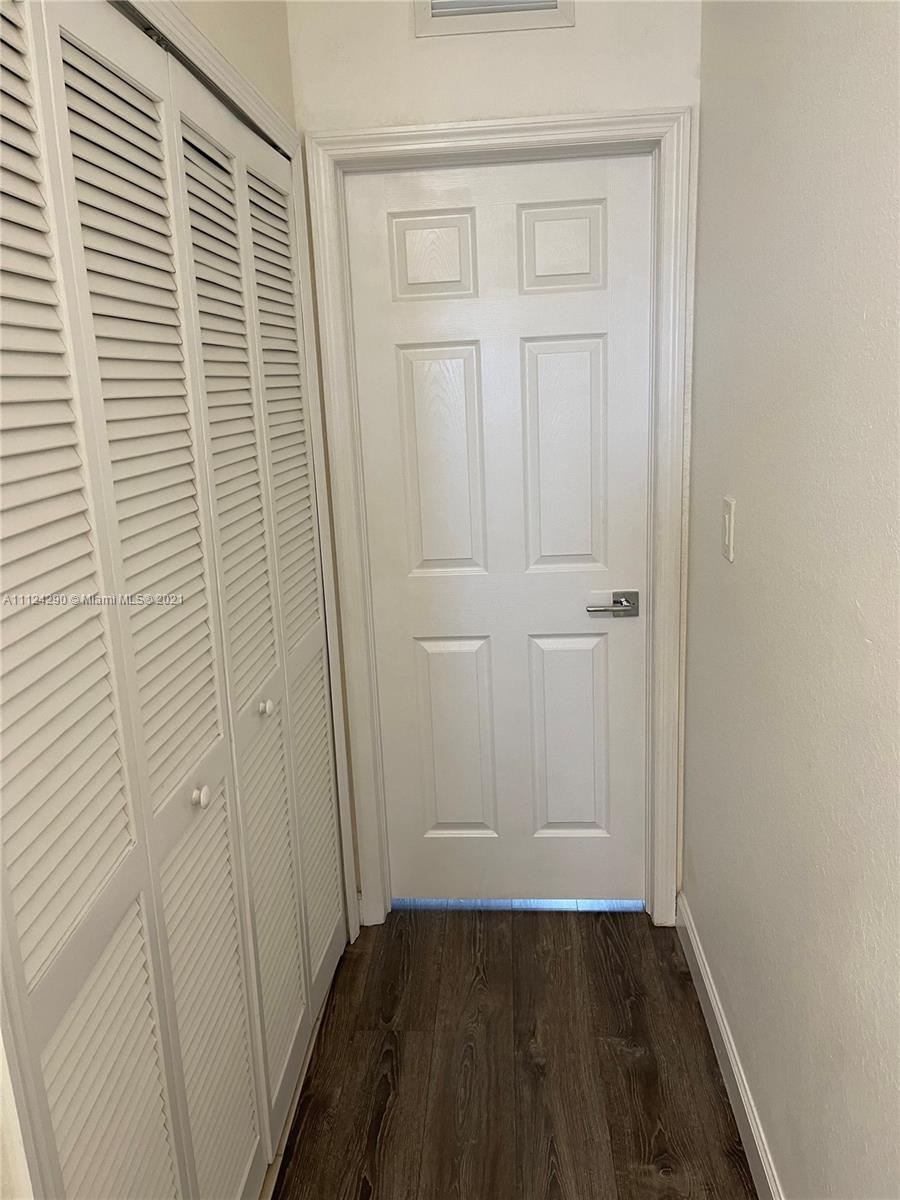 ISLANDS AT DORAL 1ST ADDN - Residential Lease