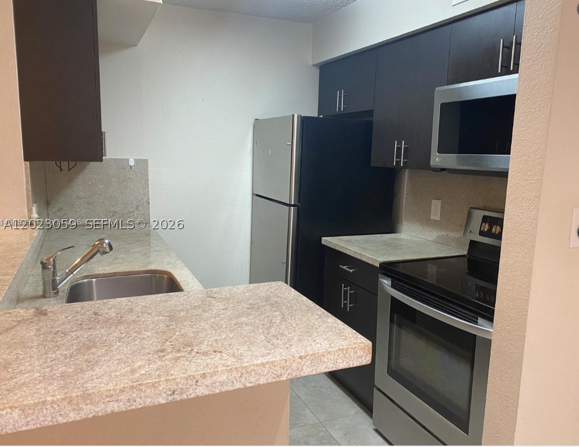 SUNDANCE AT DAVIE CONDO - Residential Lease