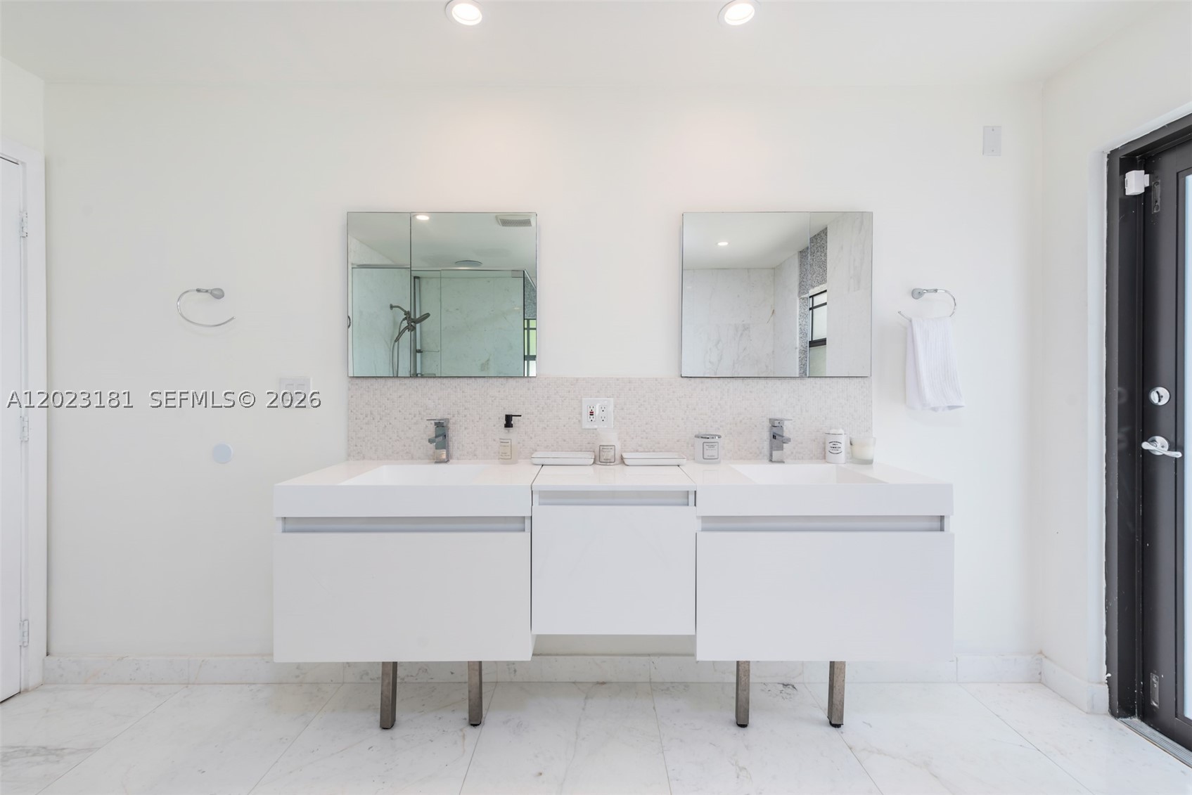 ENCHANTED LAKE SEC 6 - Residential