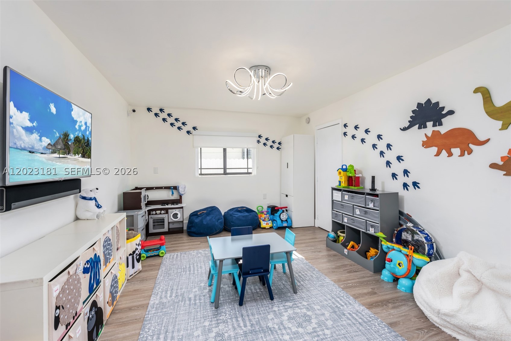 ENCHANTED LAKE SEC 6 - Residential