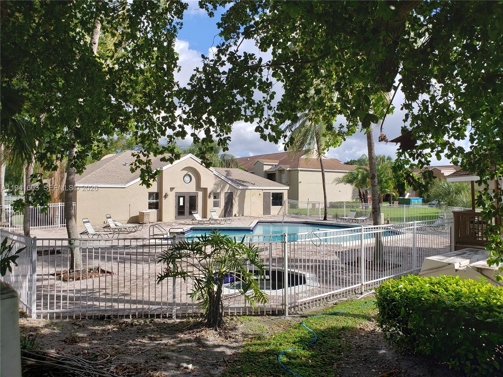 FAIRWAY GREENS CONDO HOME - Residential