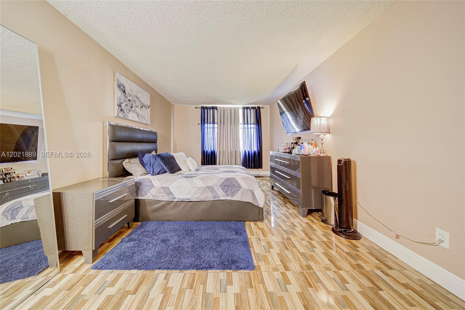 MONTECARLO CONDO - Residential
