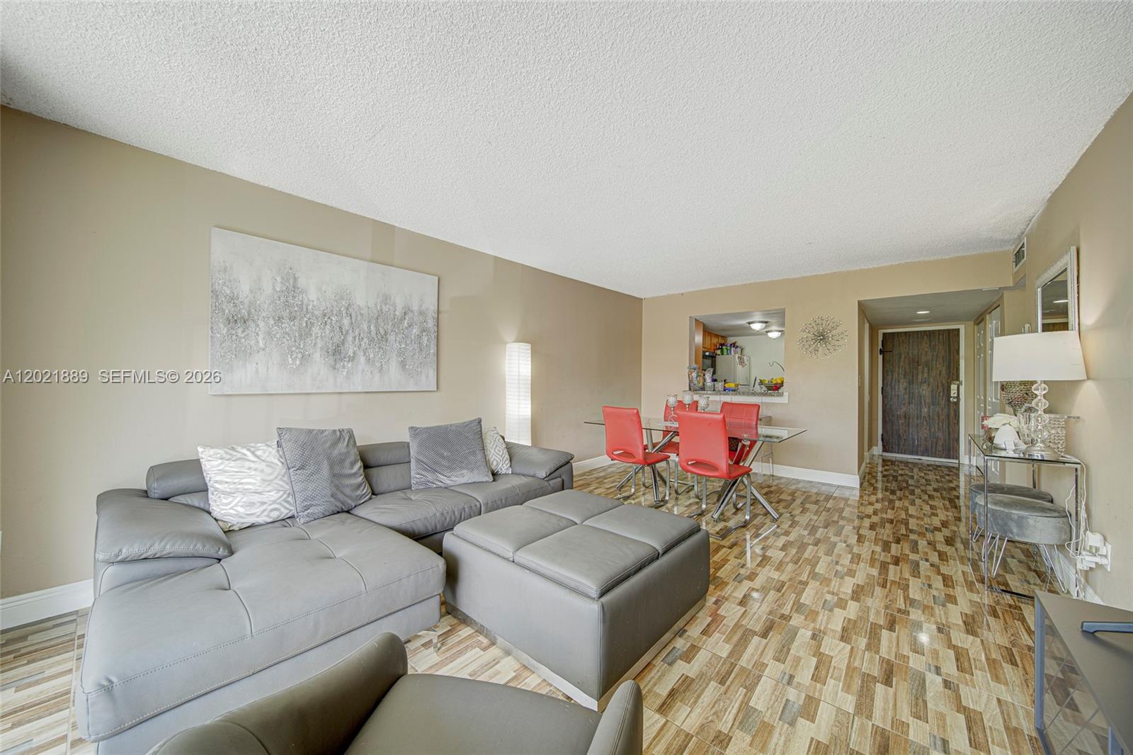 MONTECARLO CONDO - Residential