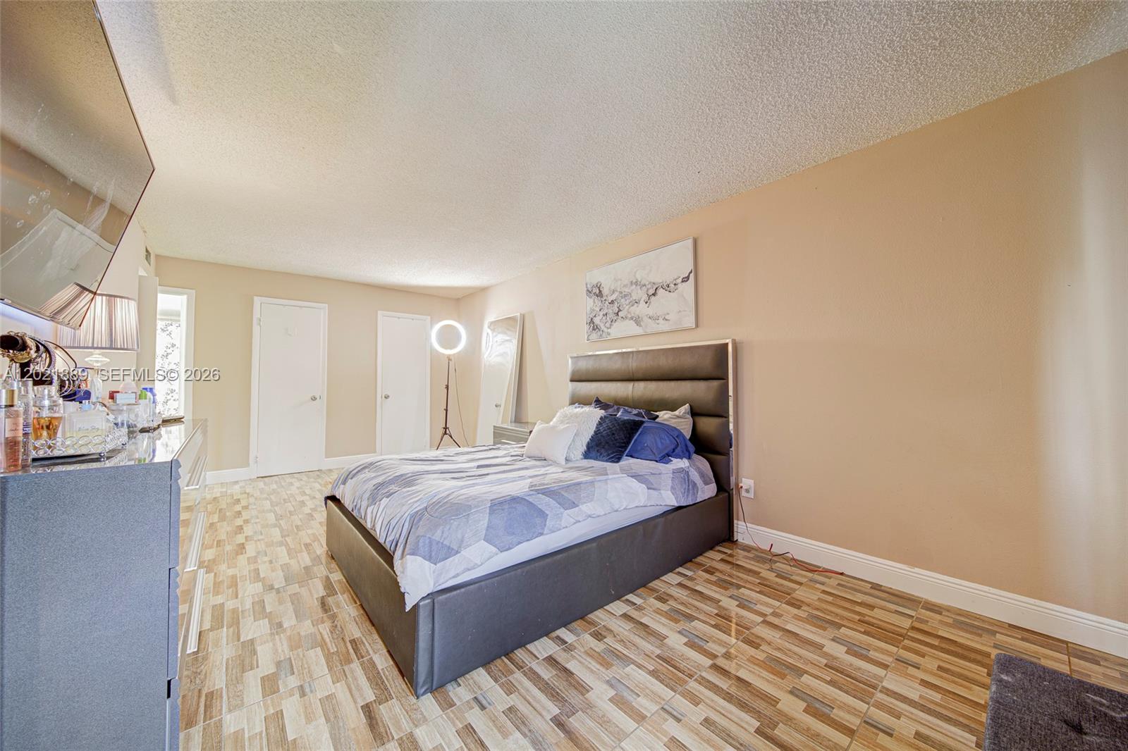 MONTECARLO CONDO - Residential