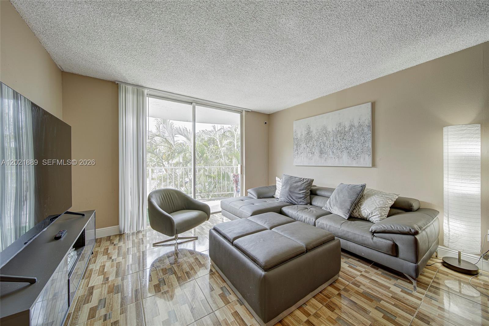 MONTECARLO CONDO - Residential