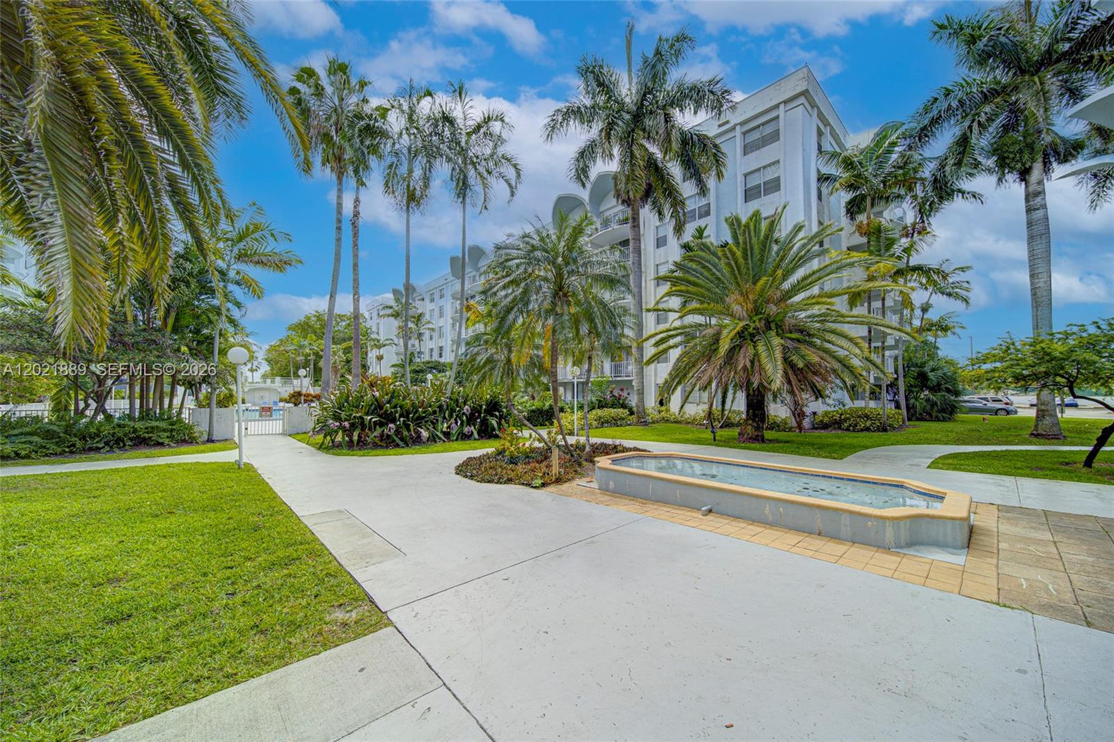 MONTECARLO CONDO - Residential