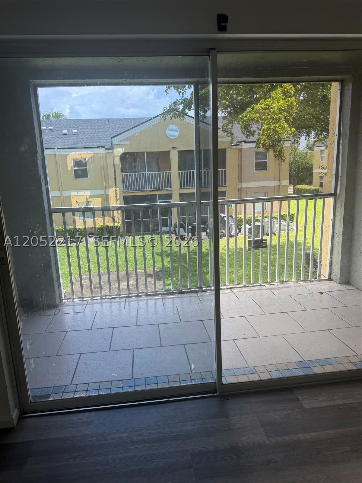 VILLAS AT CIRCLES EDGE CO - Residential