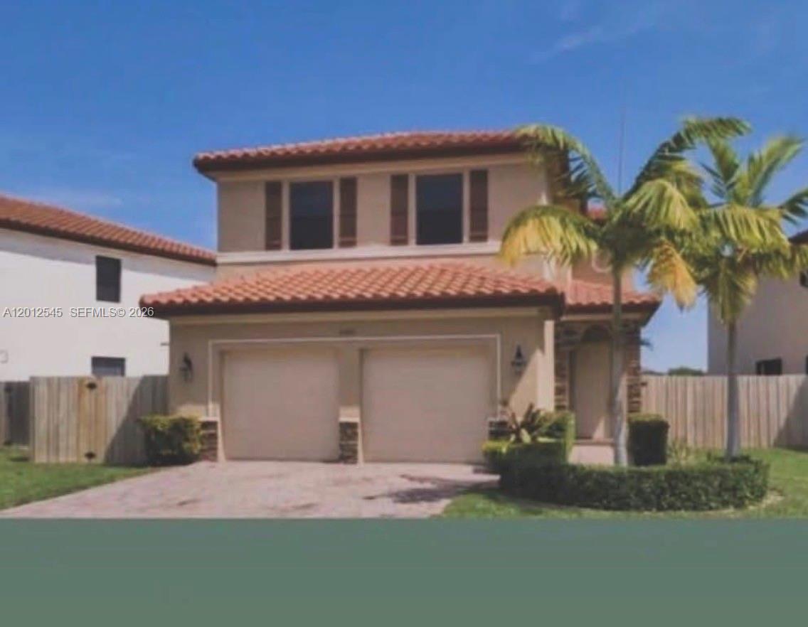 BEAUTIFUL 2 STORY HOME IN BARBADOS AT OASIS IN HOMESTEAD. 3/2 & 1/2 VERY SPACIOUS PERFECT FOR ANY FAMILY. HAS NICE BIG BACKYARD, BEAUTIFUL GARDEN, LAKE FRONT. LIVE IN A DREAM HOME. CALL NOW THIS WONT LAST!