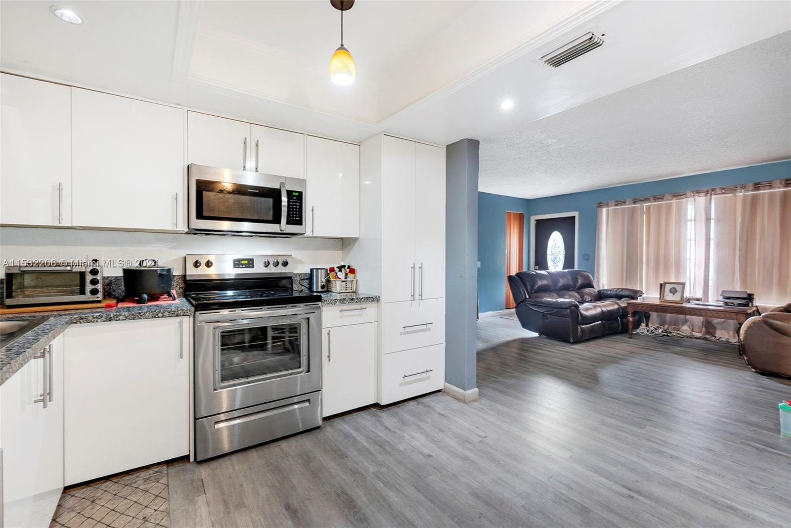 KENDALL GREEN SEC E - Residential