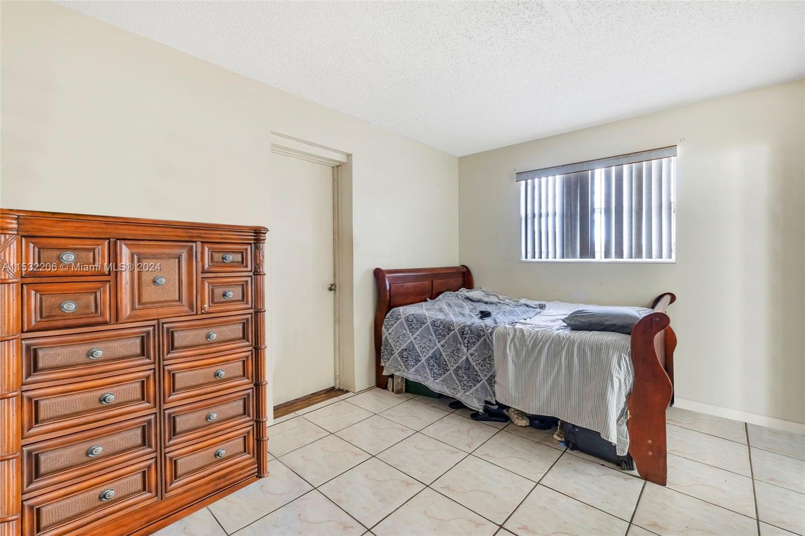 KENDALL GREEN SEC E - Residential