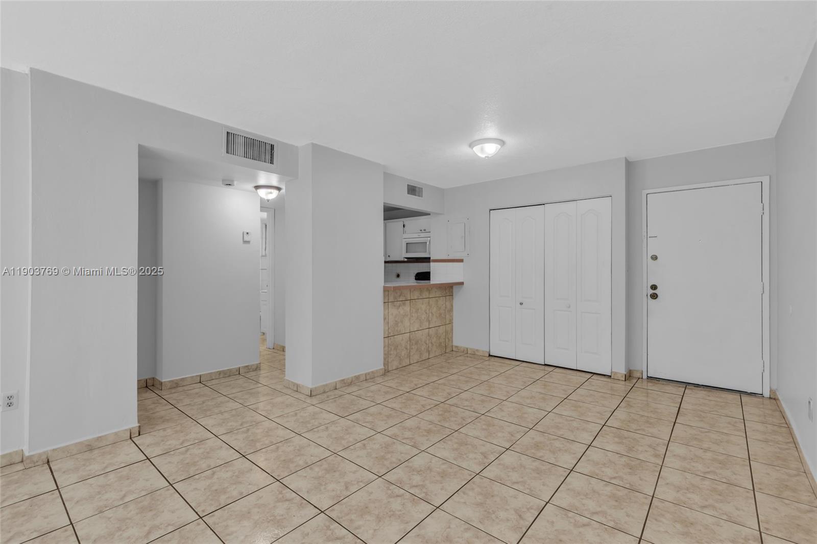THE GREENS CONDO - Residential Lease