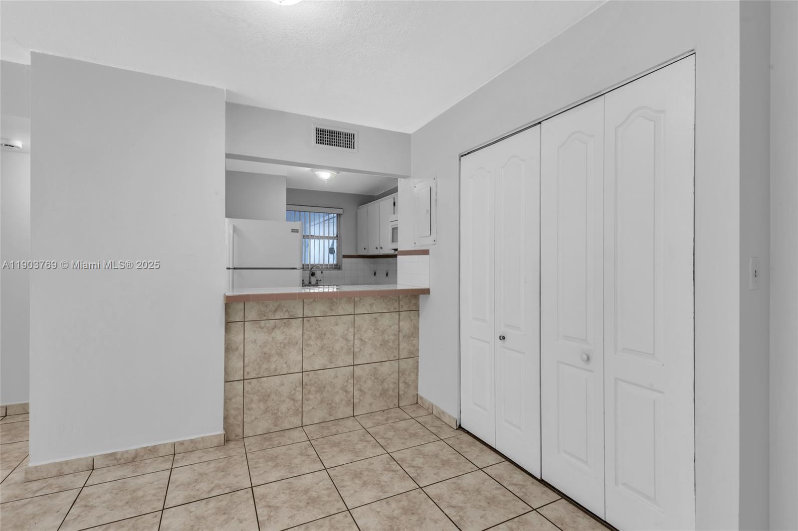 THE GREENS CONDO - Residential Lease