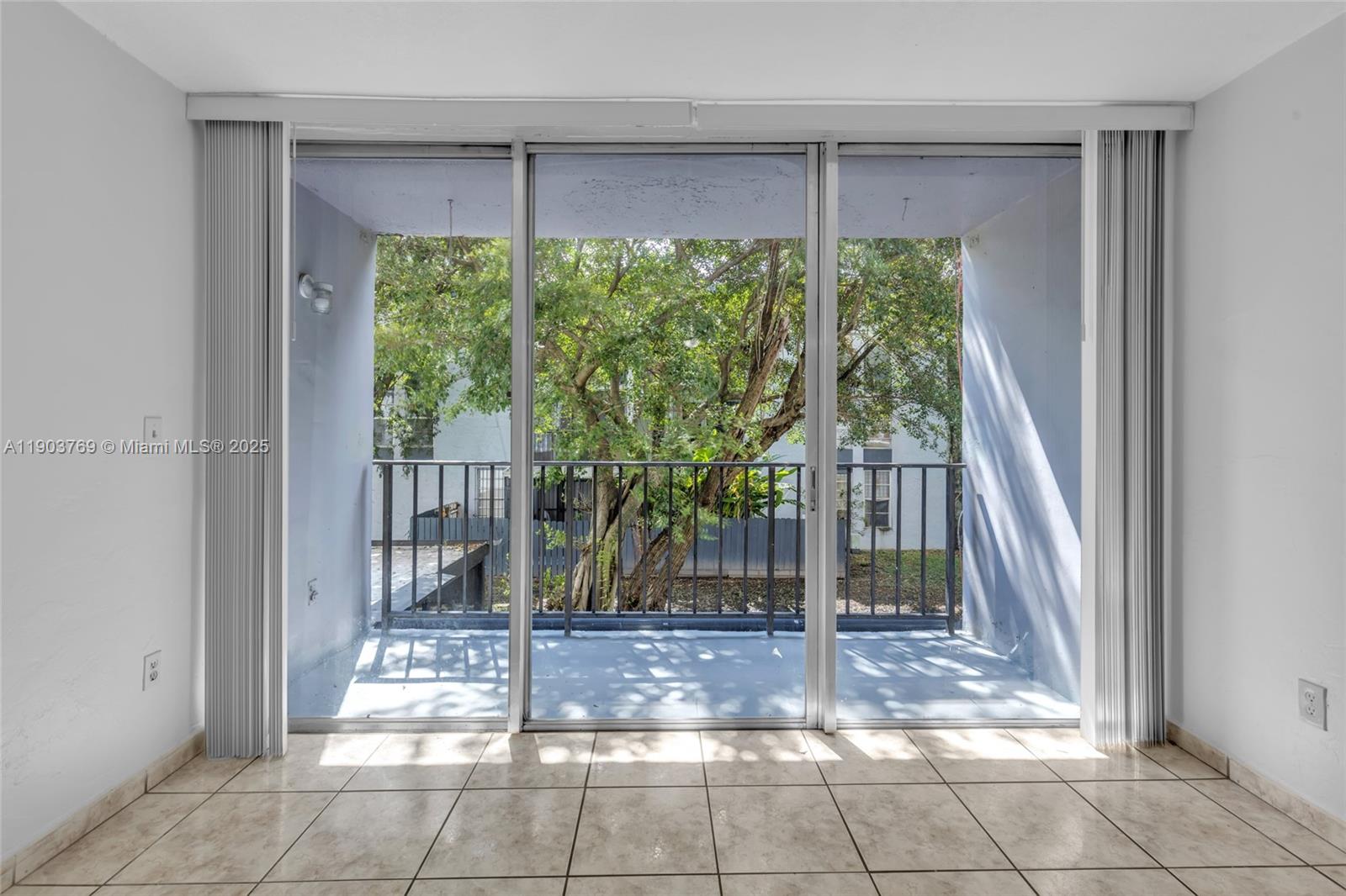 THE GREENS CONDO - Residential Lease