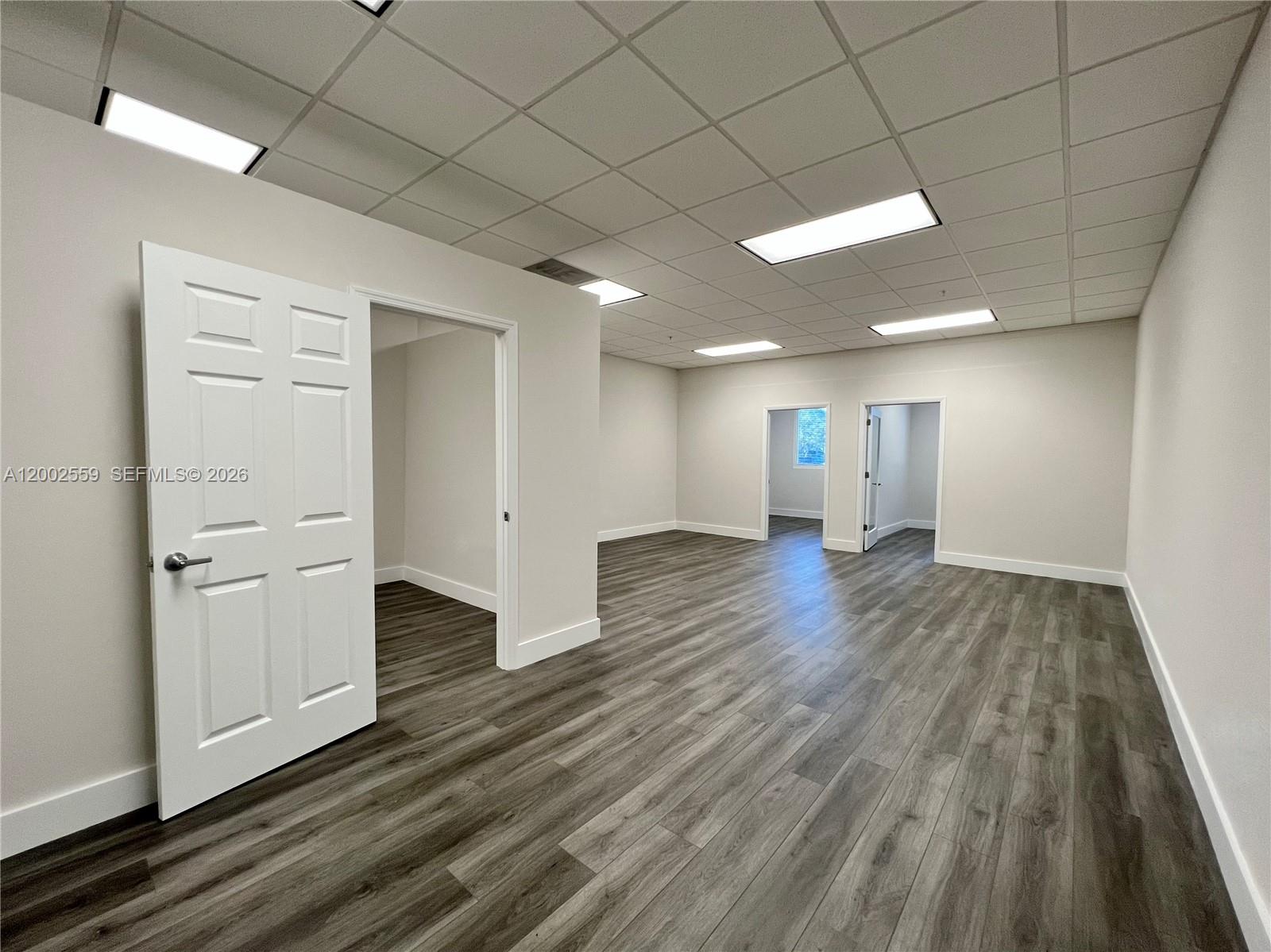 Ground level office suite located in Palmetto West Park lll. Two private offices with additional room that may be used as conference, record room, and or other private work station. Open floor component also allows for tenant to design for their best use. Freshly painted and new vinyl flooring. Office building offers : Grand Entrance Lobby, Common Conference Room Area, and Restaurant Cafe along with ample parking.
