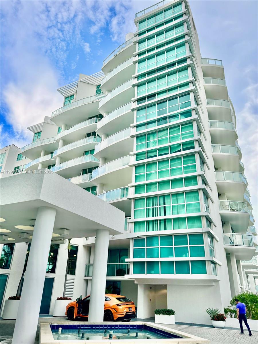 Enjoy a luxurious lifestyle at Atrium Aventura. Beautiful, updated, spacious two story 2 bedroom and 2.5 bathroom penthouse with an oversized private terrace and a balcony. Very bright unit with tall windows that are equipped with new electric blinds. Washer and dryer in the unit. Granite countertops, stainless steel appliances. Amenities: pool, jacuzzi, gym, sauna, playground, valet parking and 24/7 security and private marina with boat slips. Great location, close to stores and restaurants, the mall and school. The unit is sold as is.