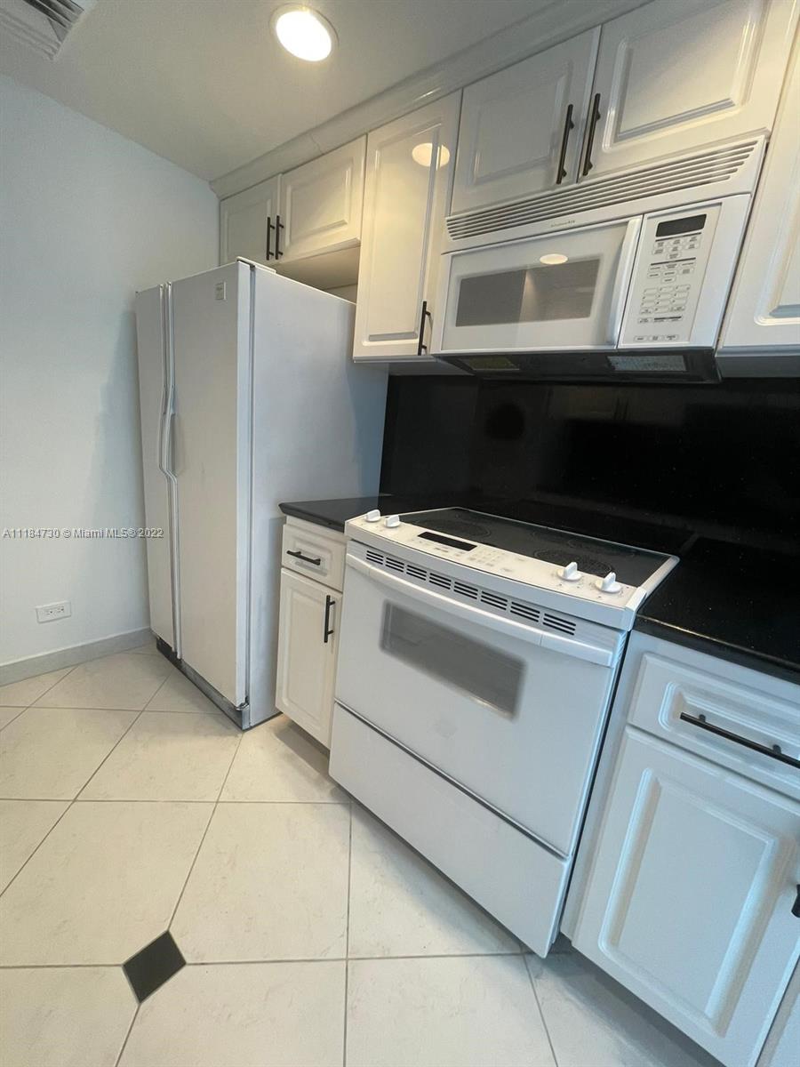 BRICKELL TOWNHOUSE CONDO - Residential Lease