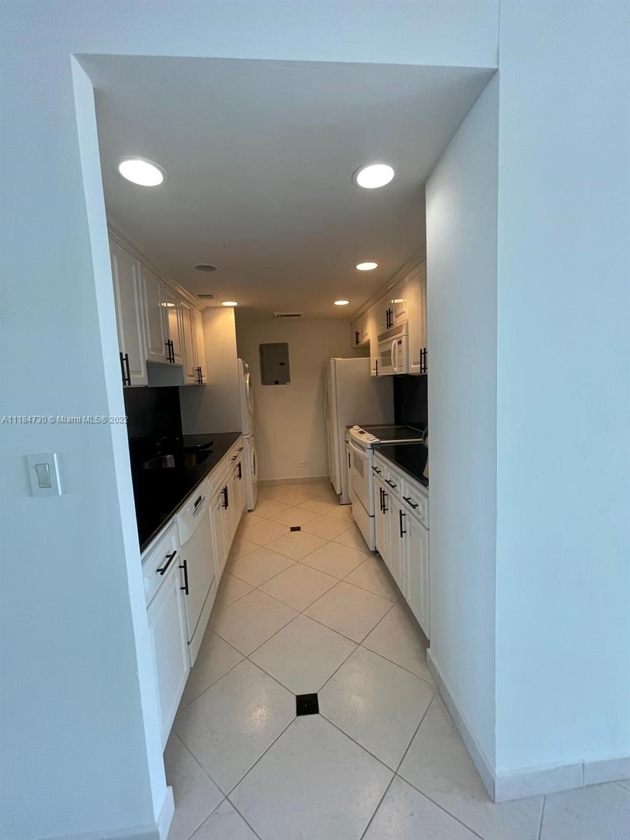 BRICKELL TOWNHOUSE CONDO - Residential Lease
