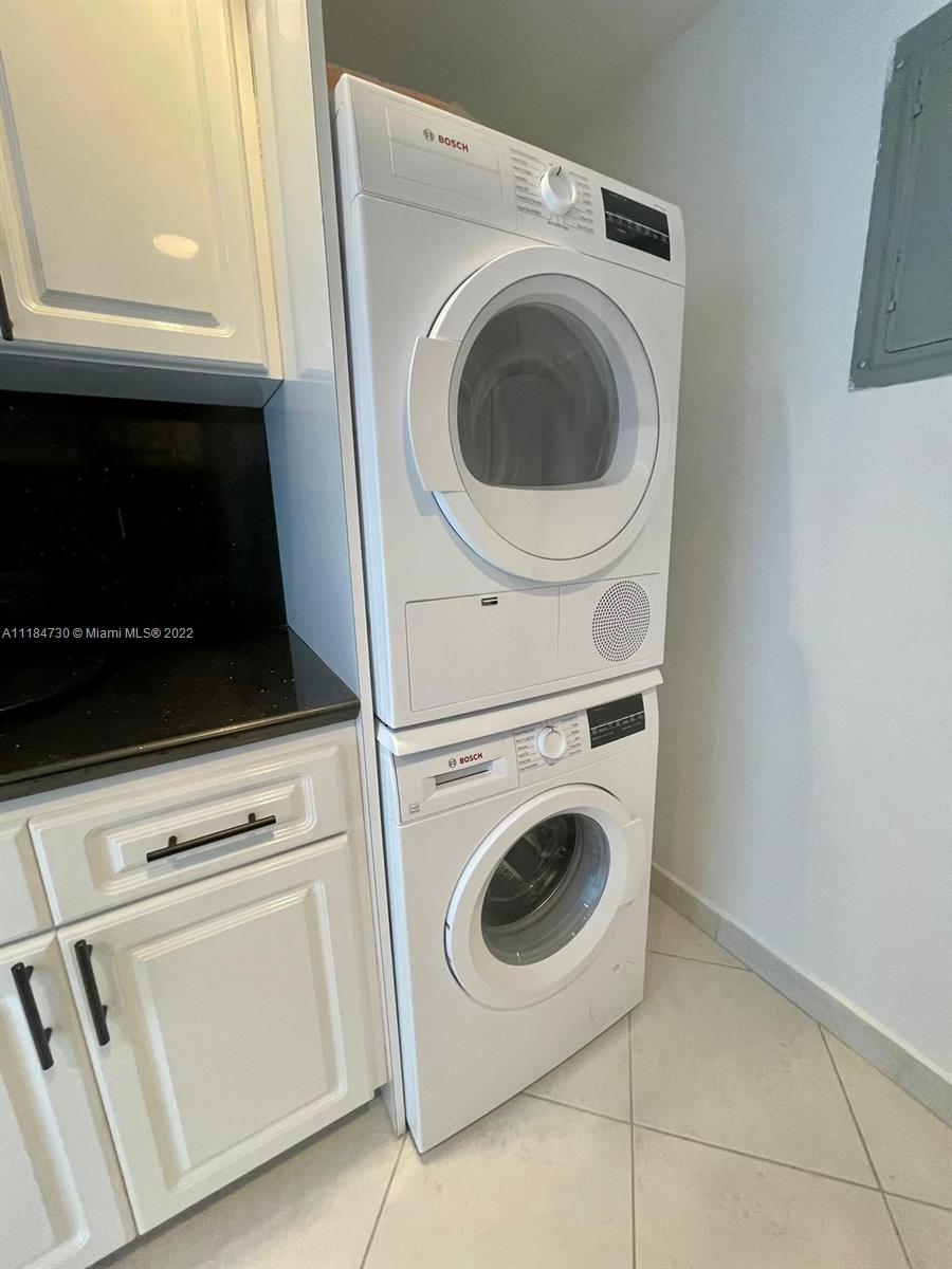 BRICKELL TOWNHOUSE CONDO - Residential Lease