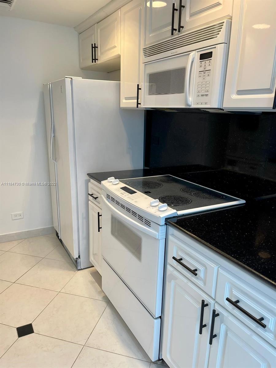 BRICKELL TOWNHOUSE CONDO - Residential Lease