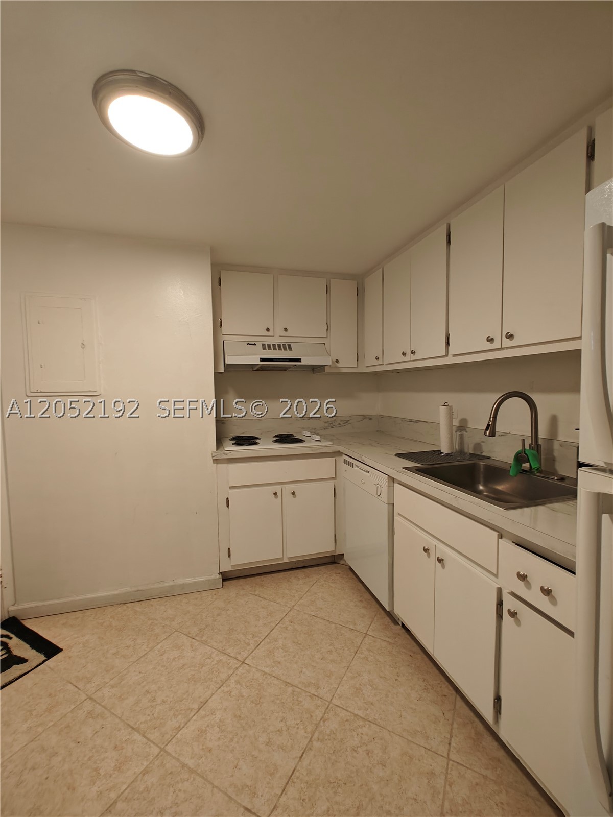 FOUR AMBASSADORS CONDO PH - Residential Lease