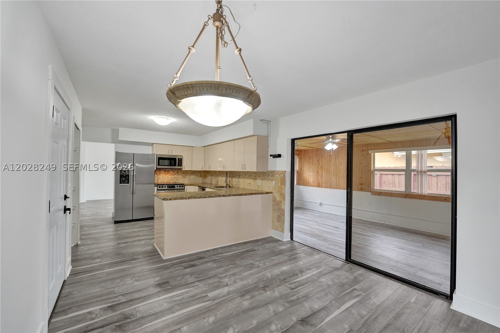 HOLLYWOOD CENTER AMEN PLA - Residential