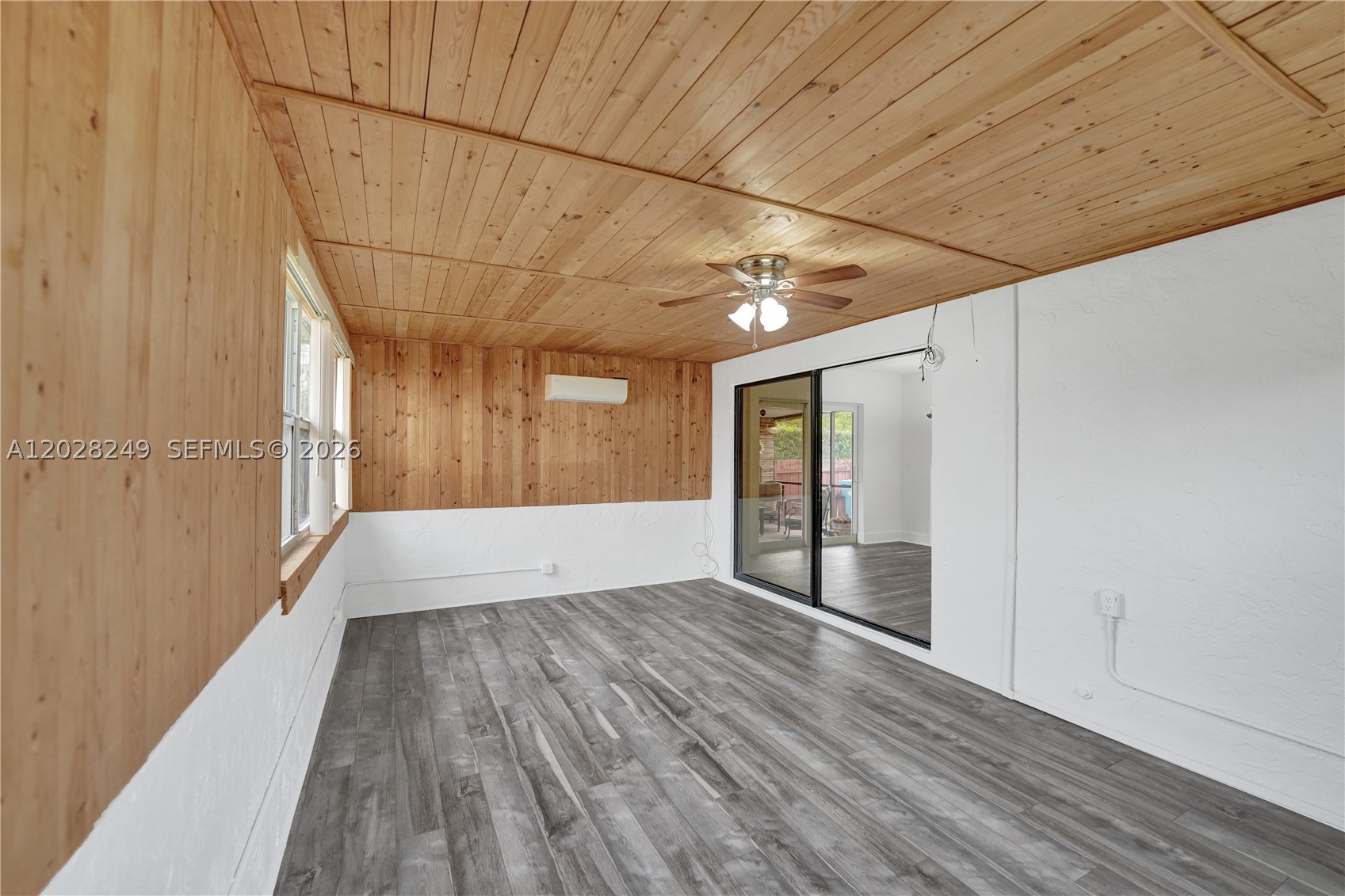 HOLLYWOOD CENTER AMEN PLA - Residential