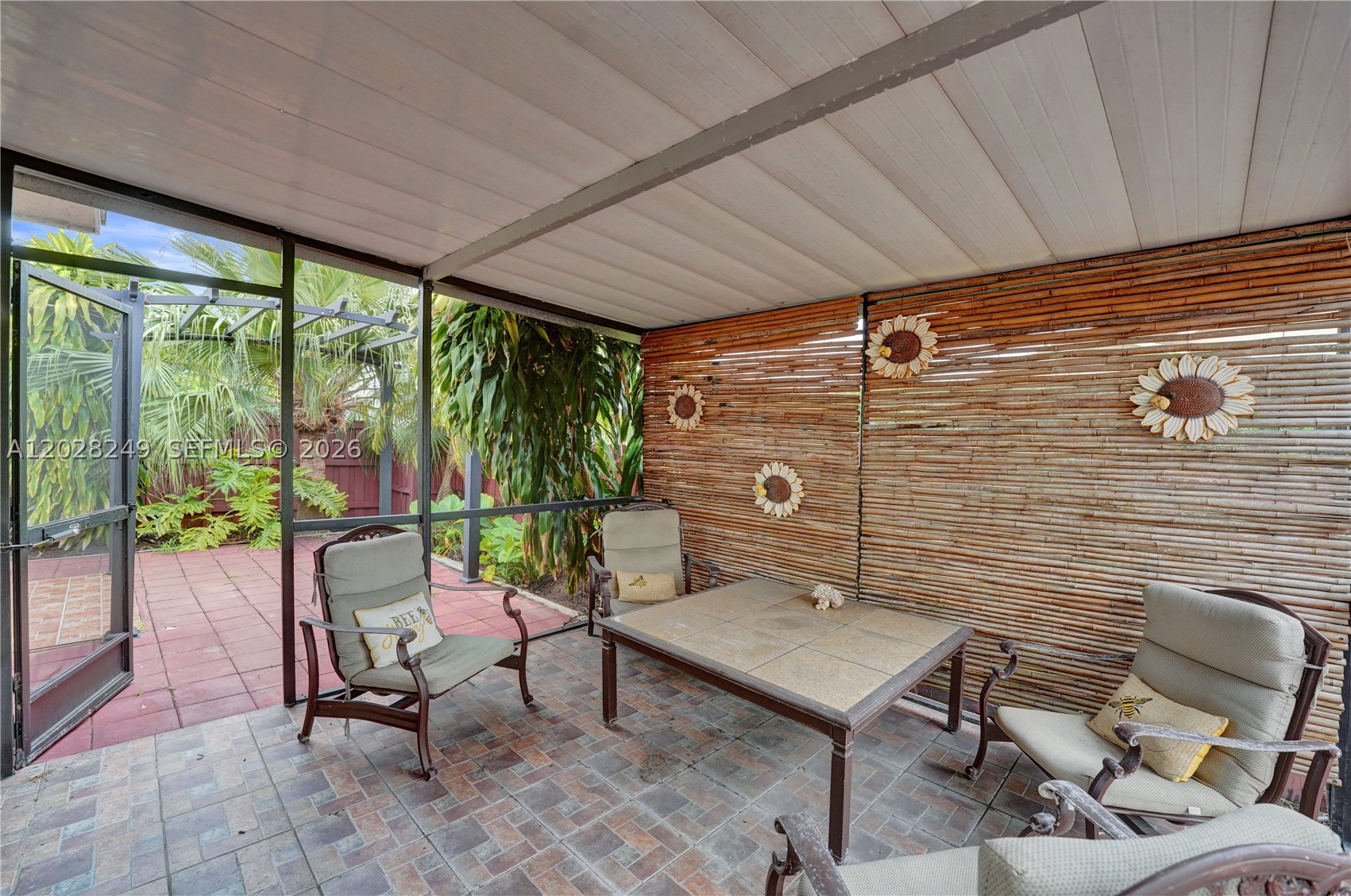 HOLLYWOOD CENTER AMEN PLA - Residential