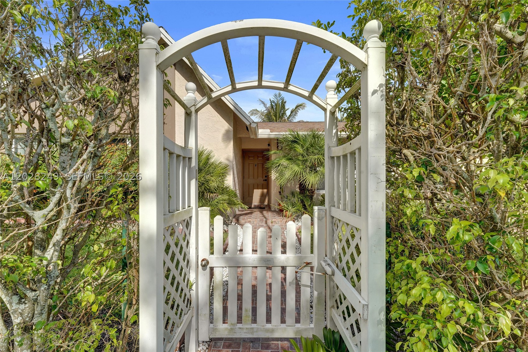 HOLLYWOOD CENTER AMEN PLA - Residential