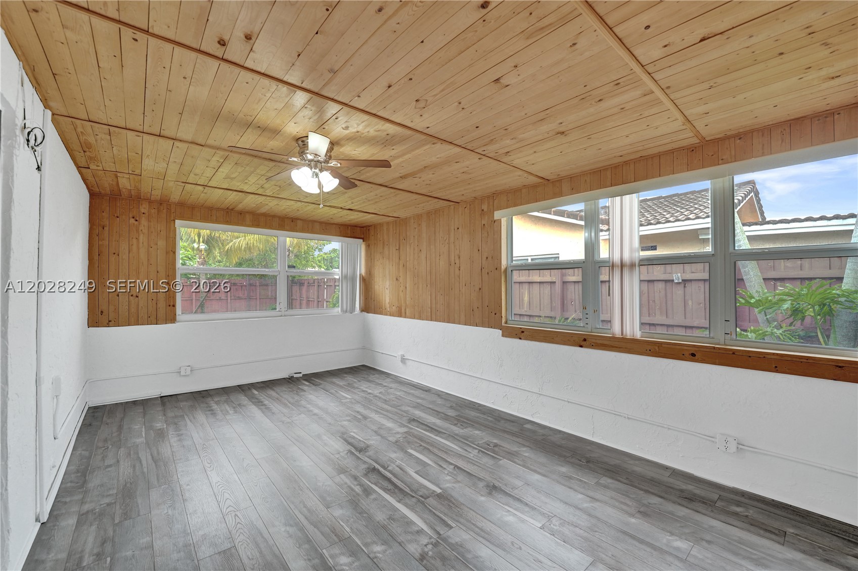 HOLLYWOOD CENTER AMEN PLA - Residential