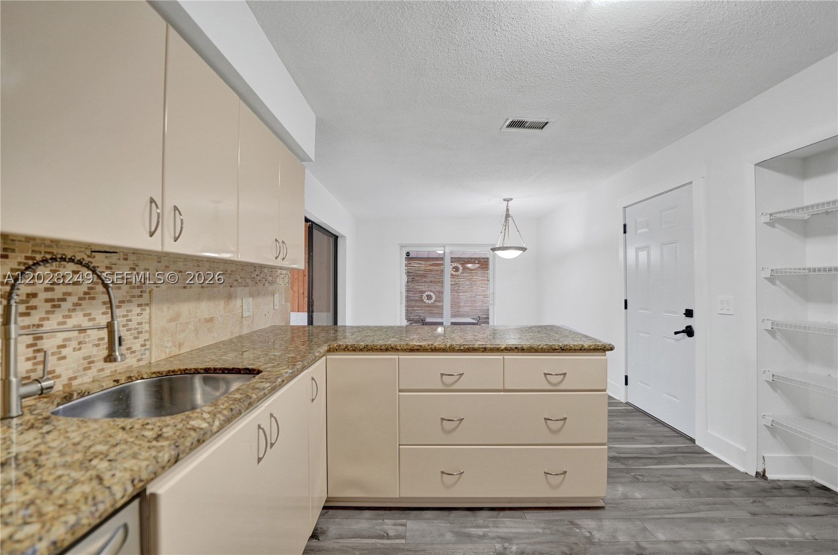 HOLLYWOOD CENTER AMEN PLA - Residential