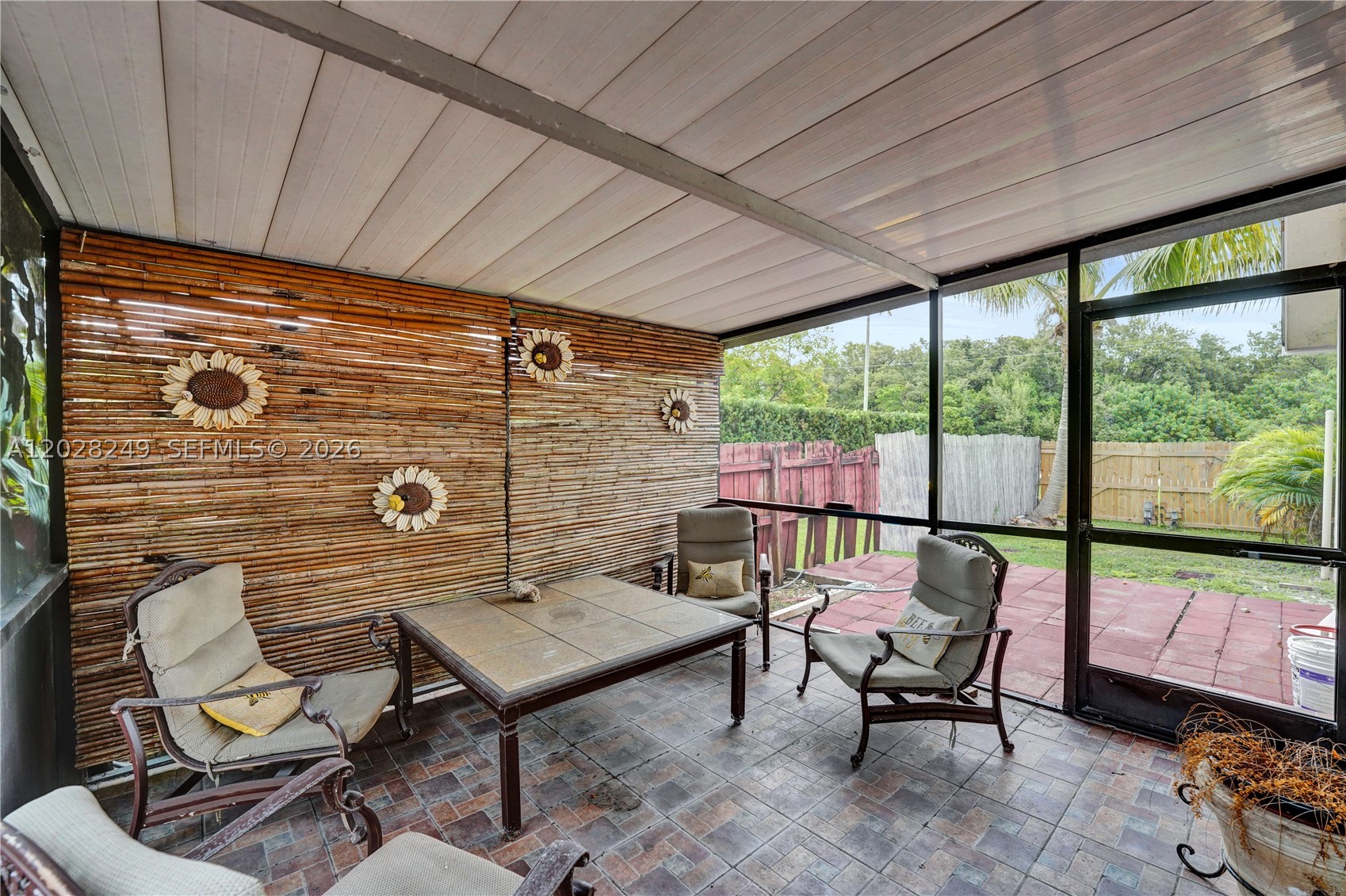 HOLLYWOOD CENTER AMEN PLA - Residential
