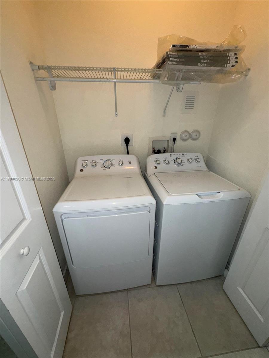 ADAGIO AT CENTRAL PARK CO - Residential Lease