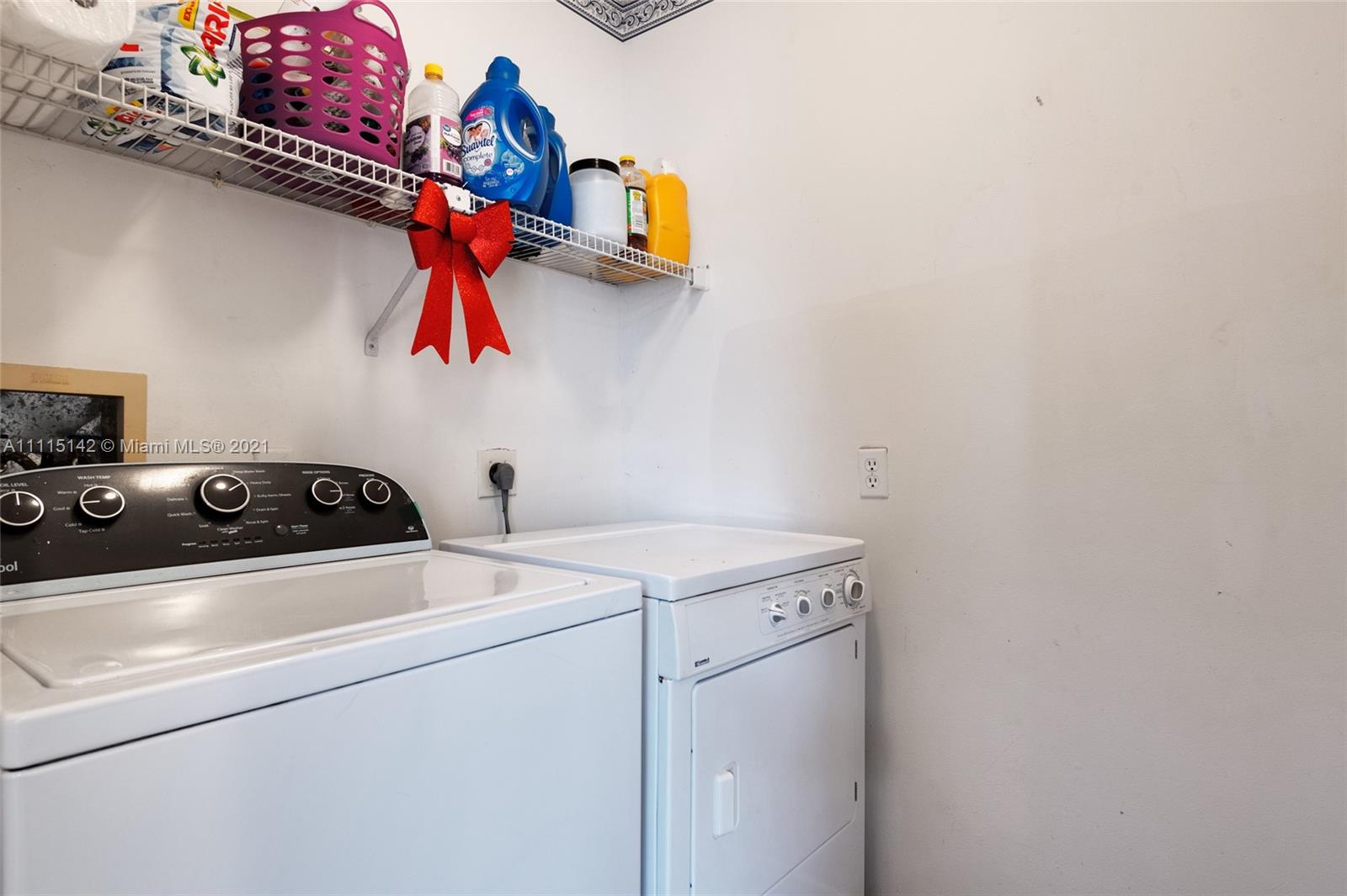 HOLIDAY SPRINGS EAST - Residential