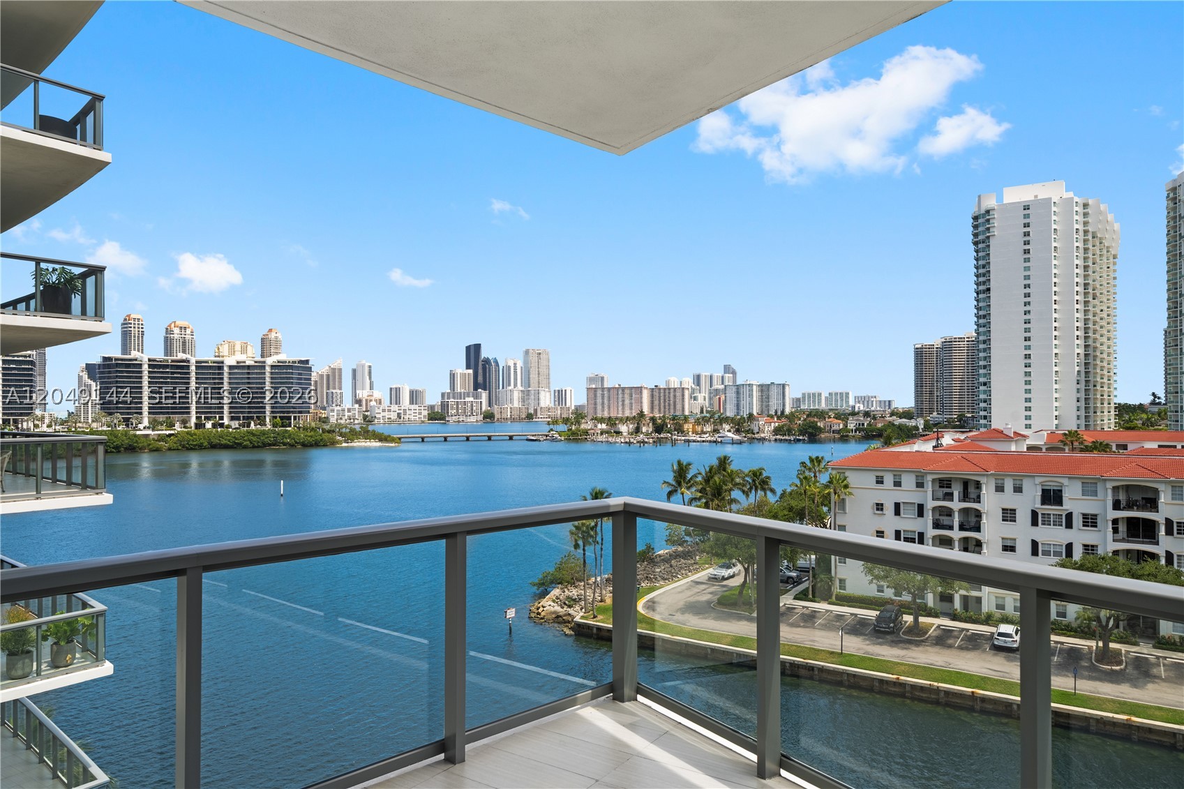ECHO CONDO - Residential