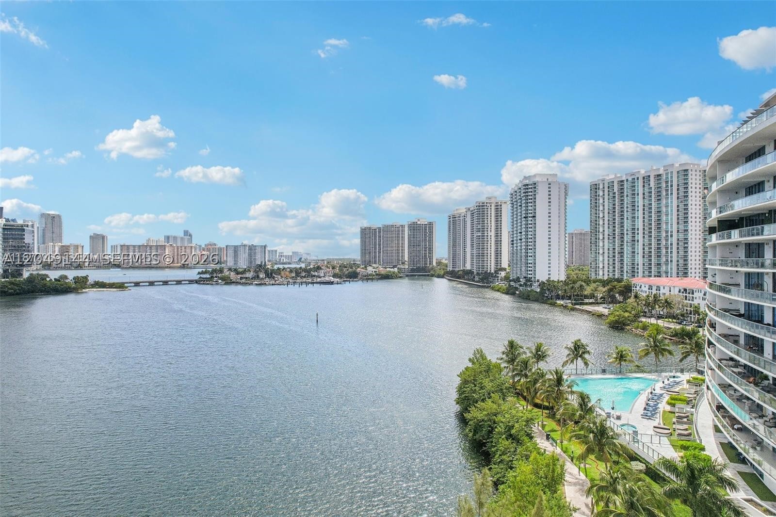 ECHO CONDO - Residential