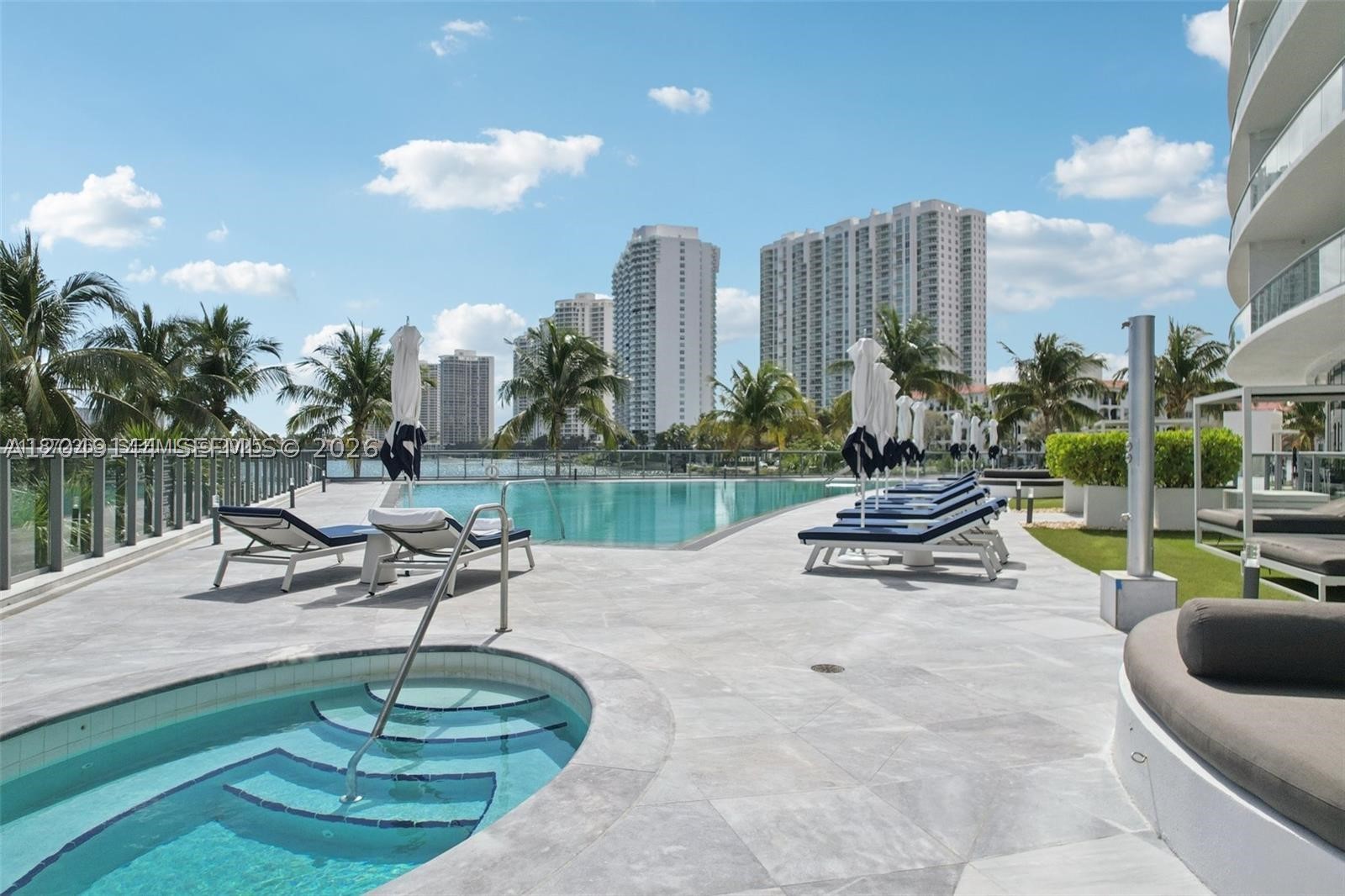 ECHO CONDO - Residential