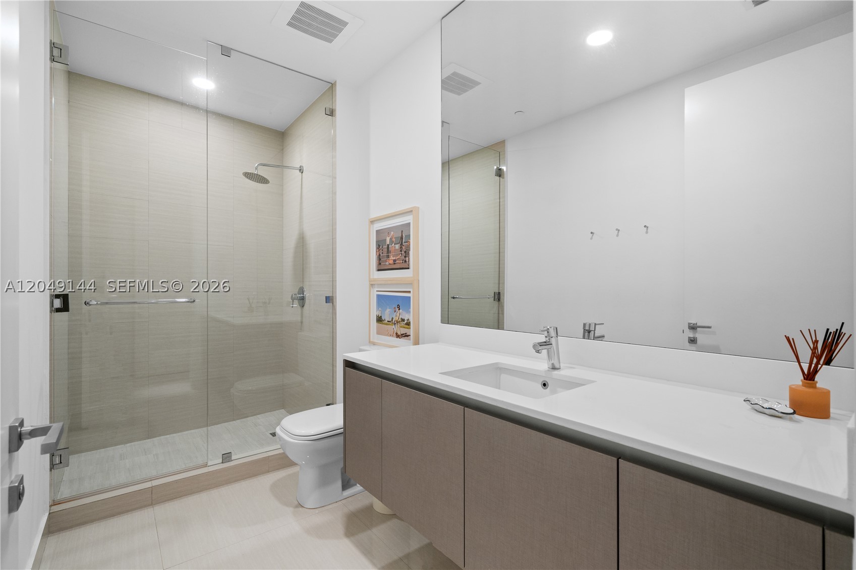 ECHO CONDO - Residential