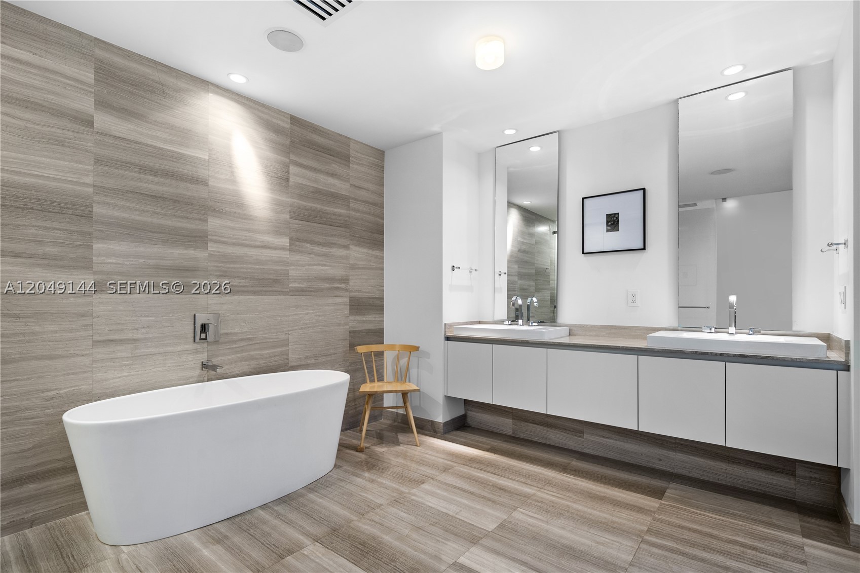 ECHO CONDO - Residential
