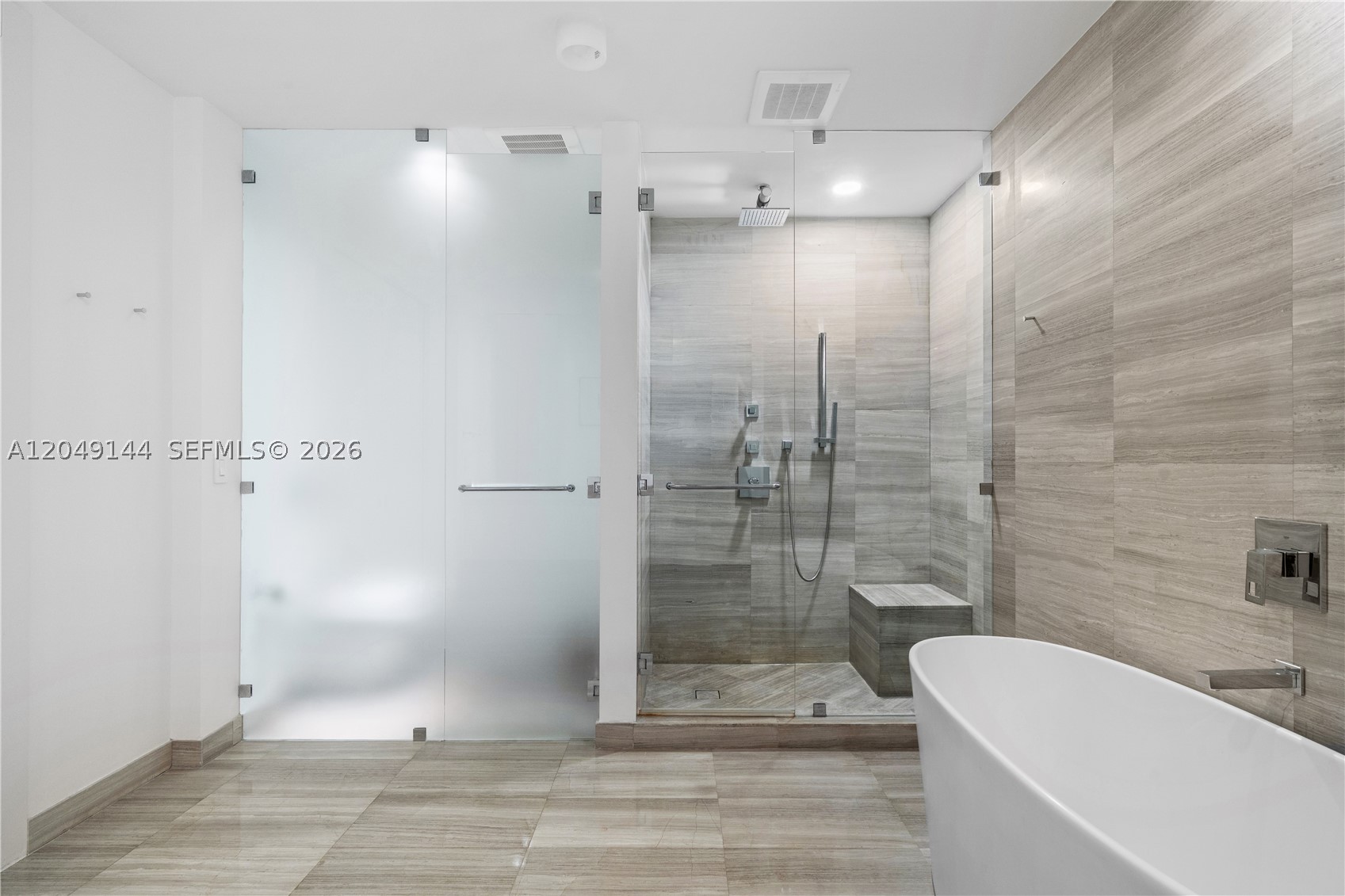 ECHO CONDO - Residential