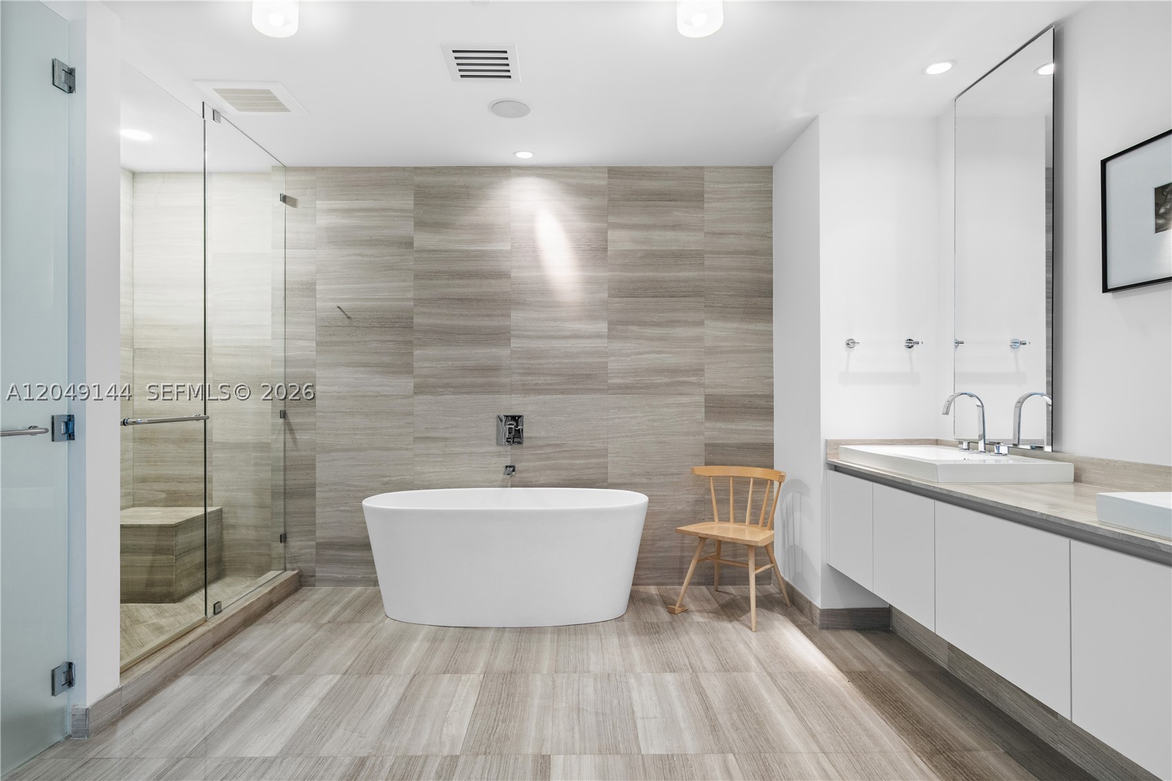 ECHO CONDO - Residential