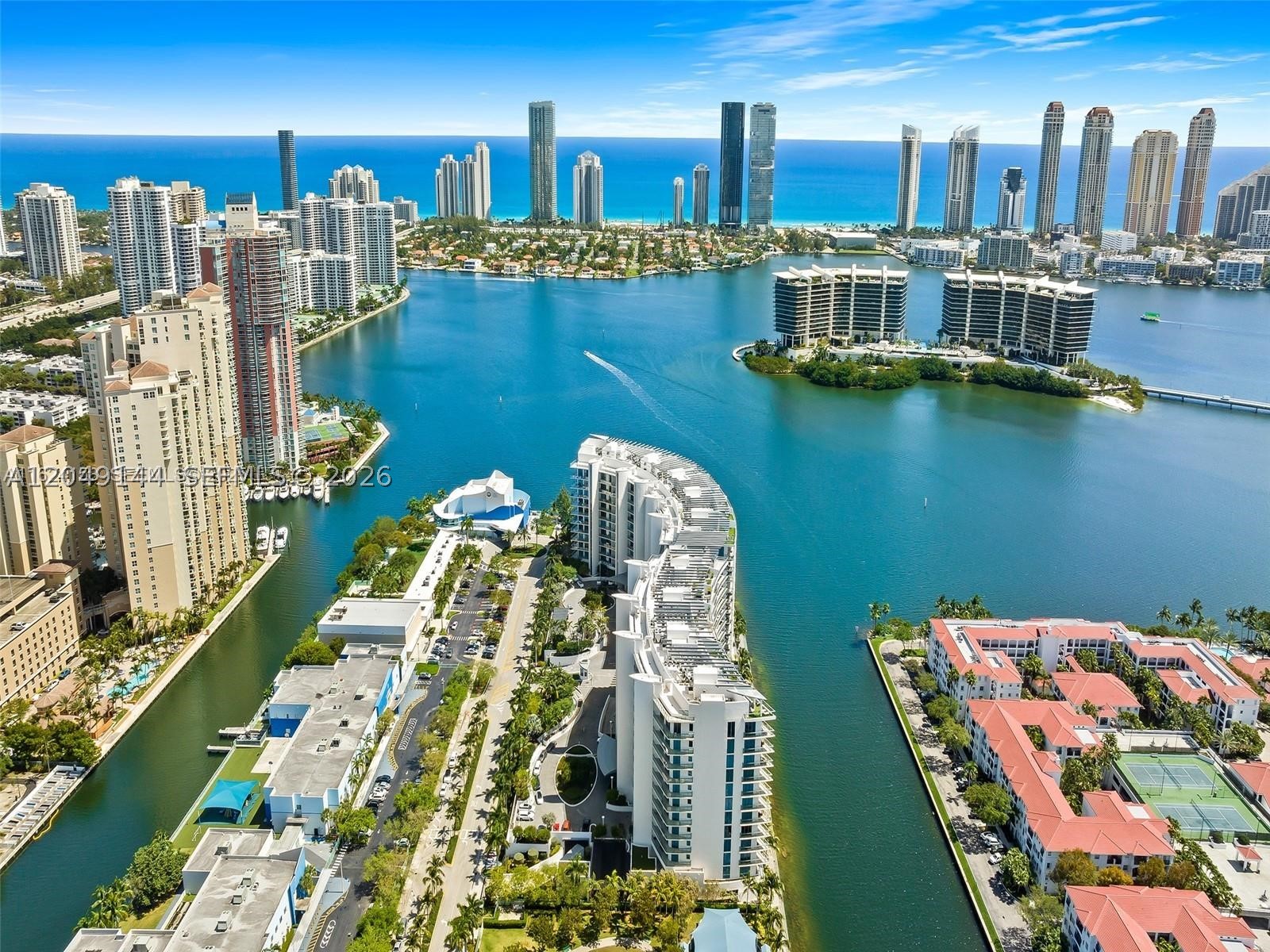 ECHO CONDO - Residential