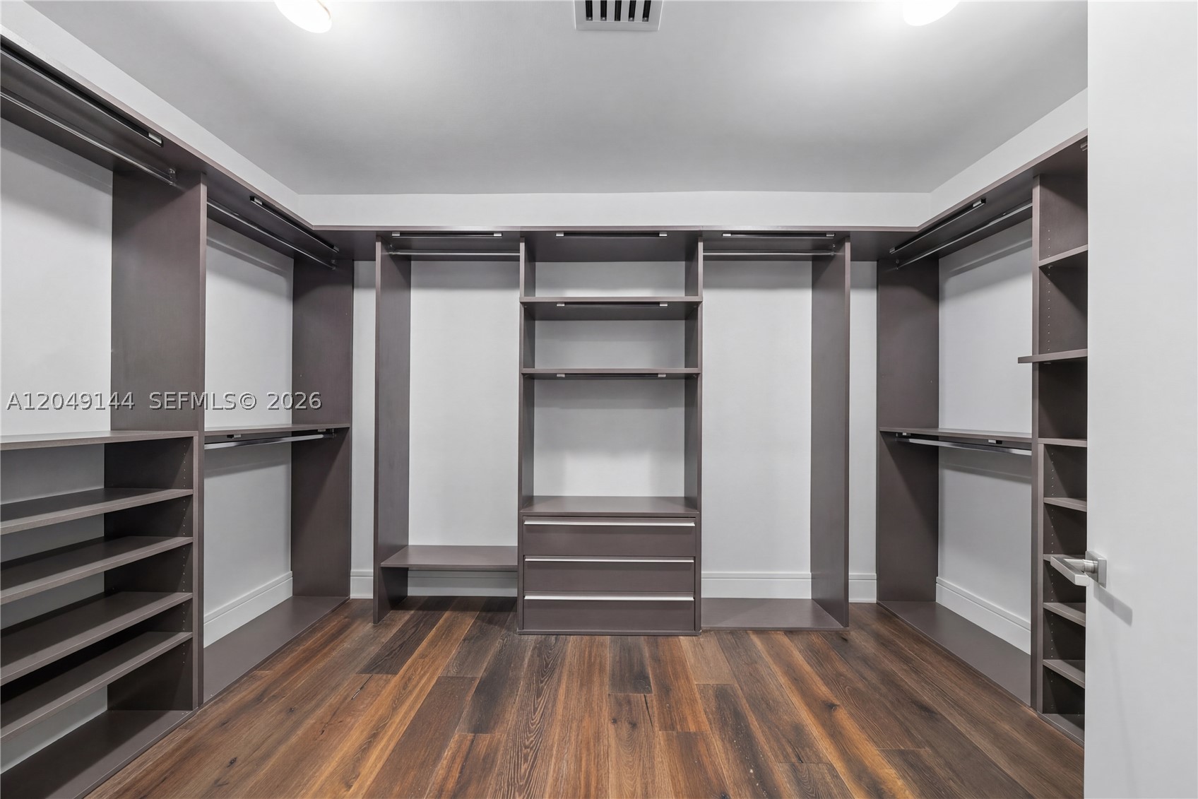 ECHO CONDO - Residential