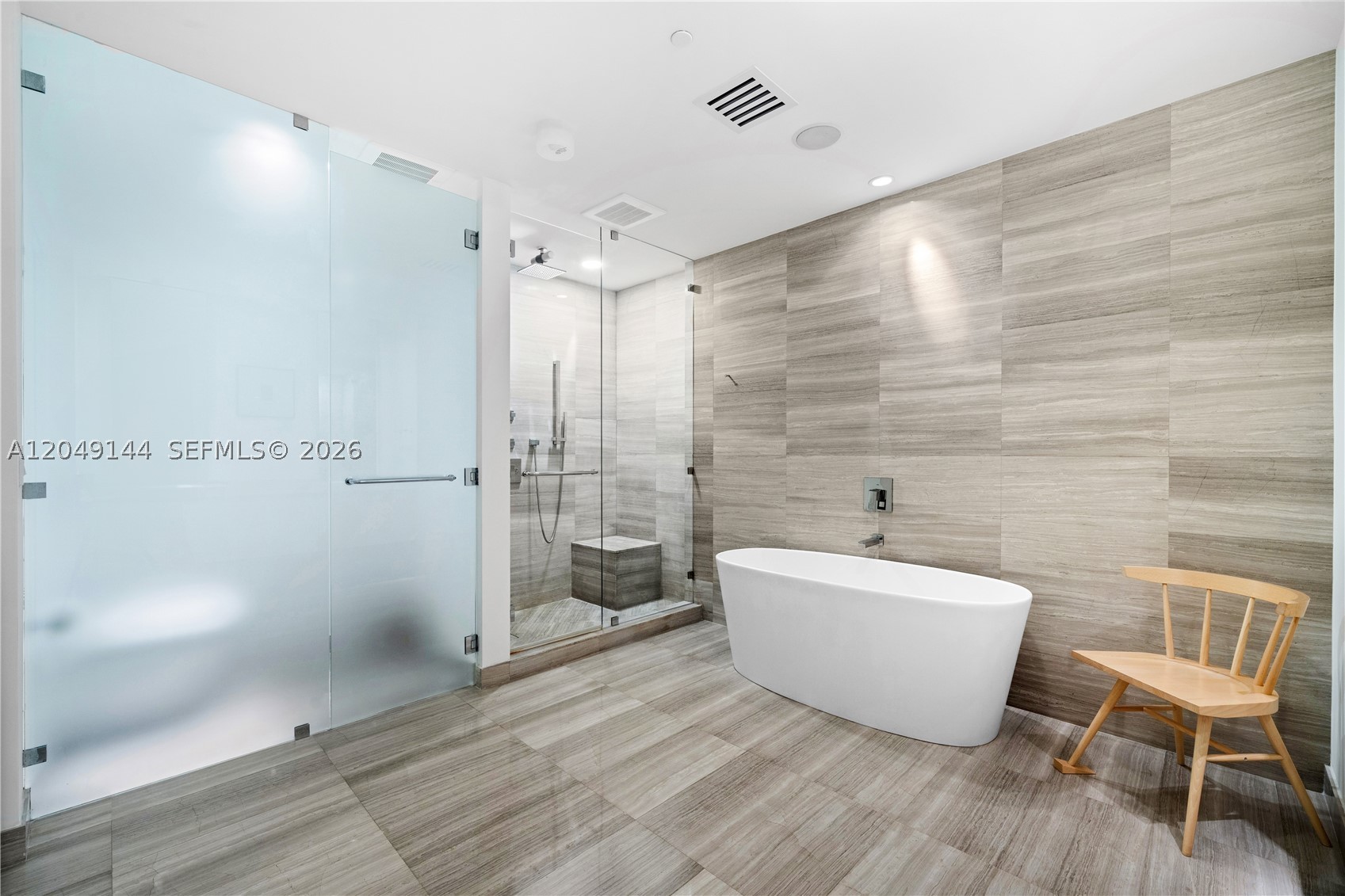 ECHO CONDO - Residential