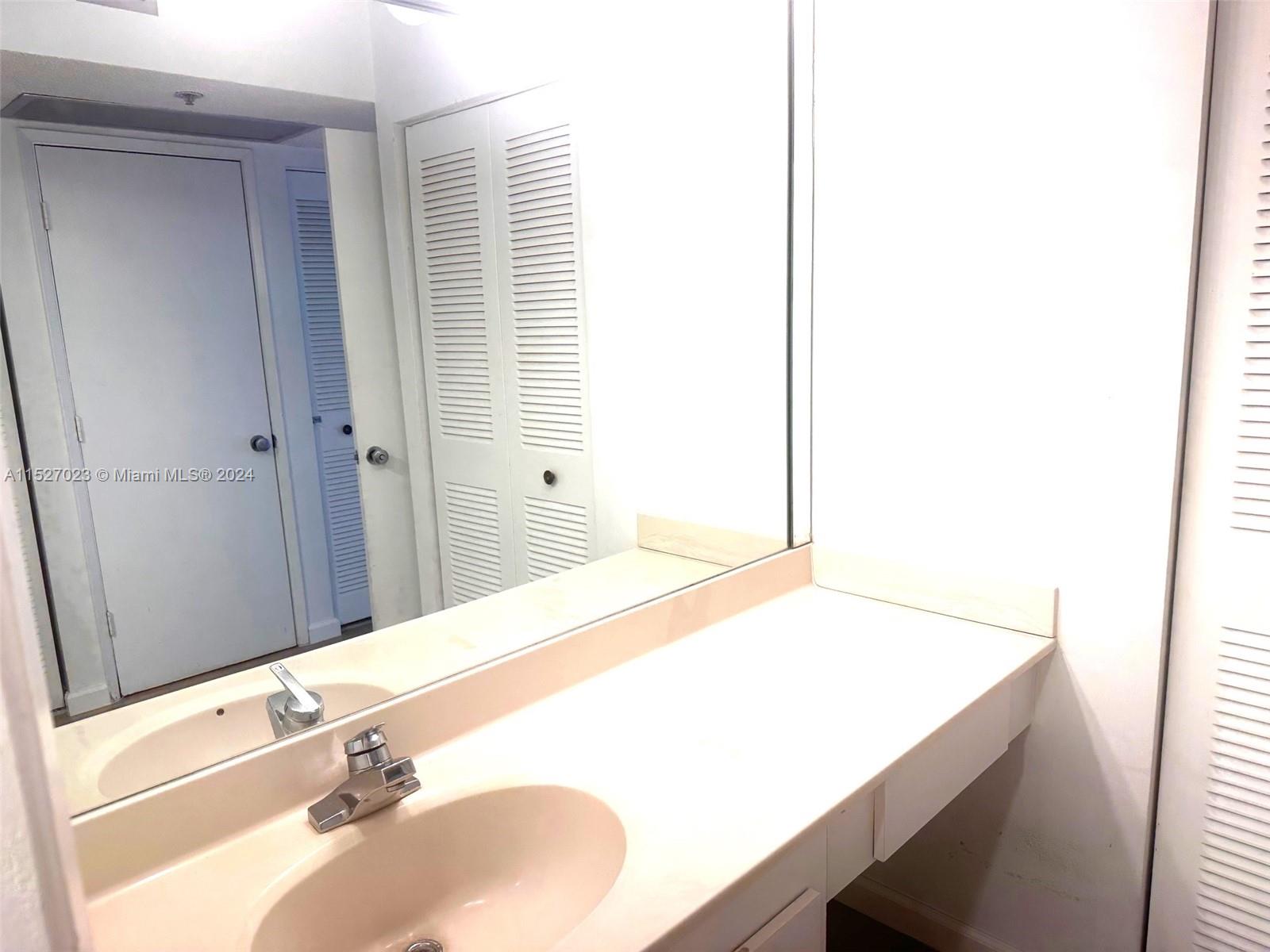 DELVISTA TOWERS CONDO - Residential Lease