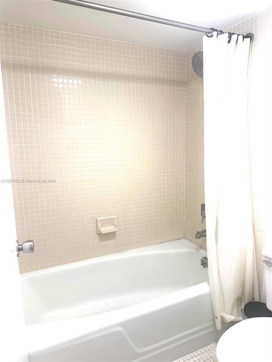 DELVISTA TOWERS CONDO - Residential Lease