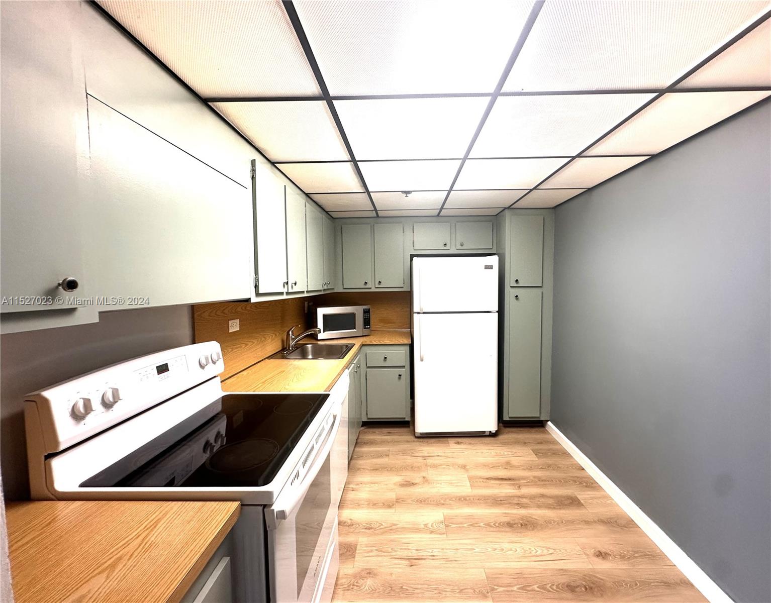 DELVISTA TOWERS CONDO - Residential Lease