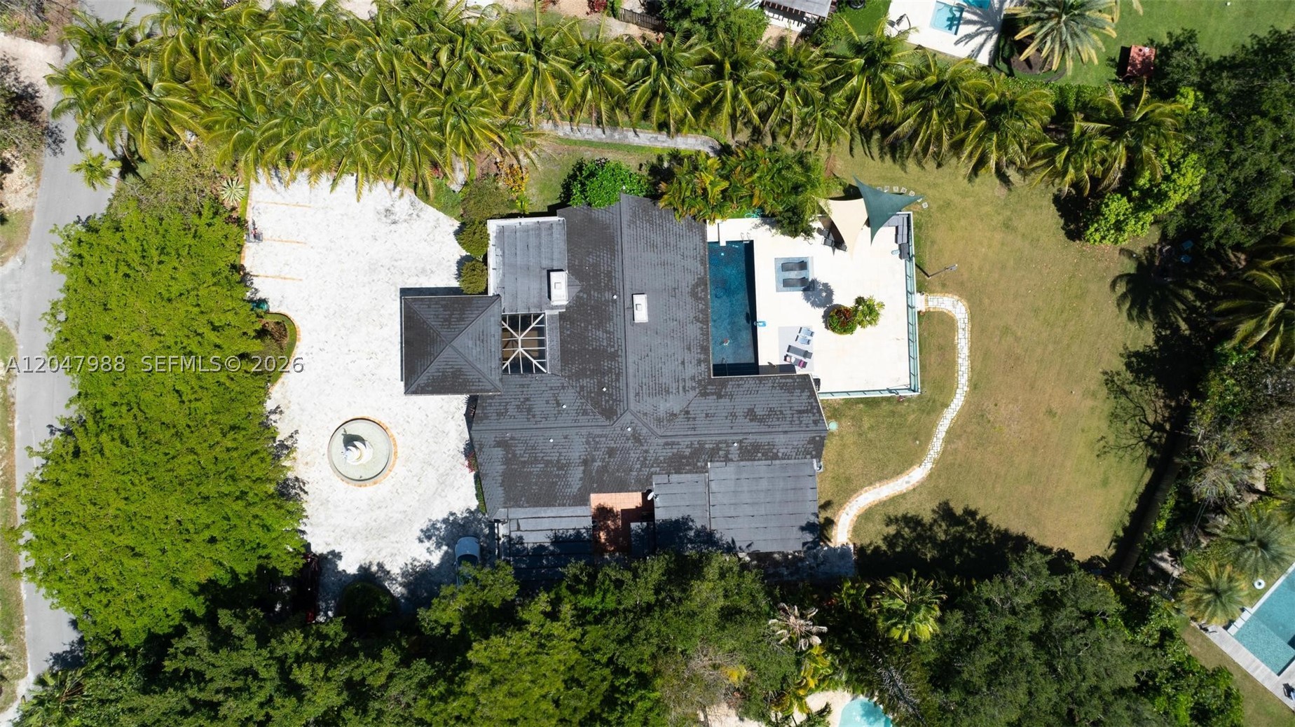 TOWN & COUNTRY ESTATES - Residential Lease
