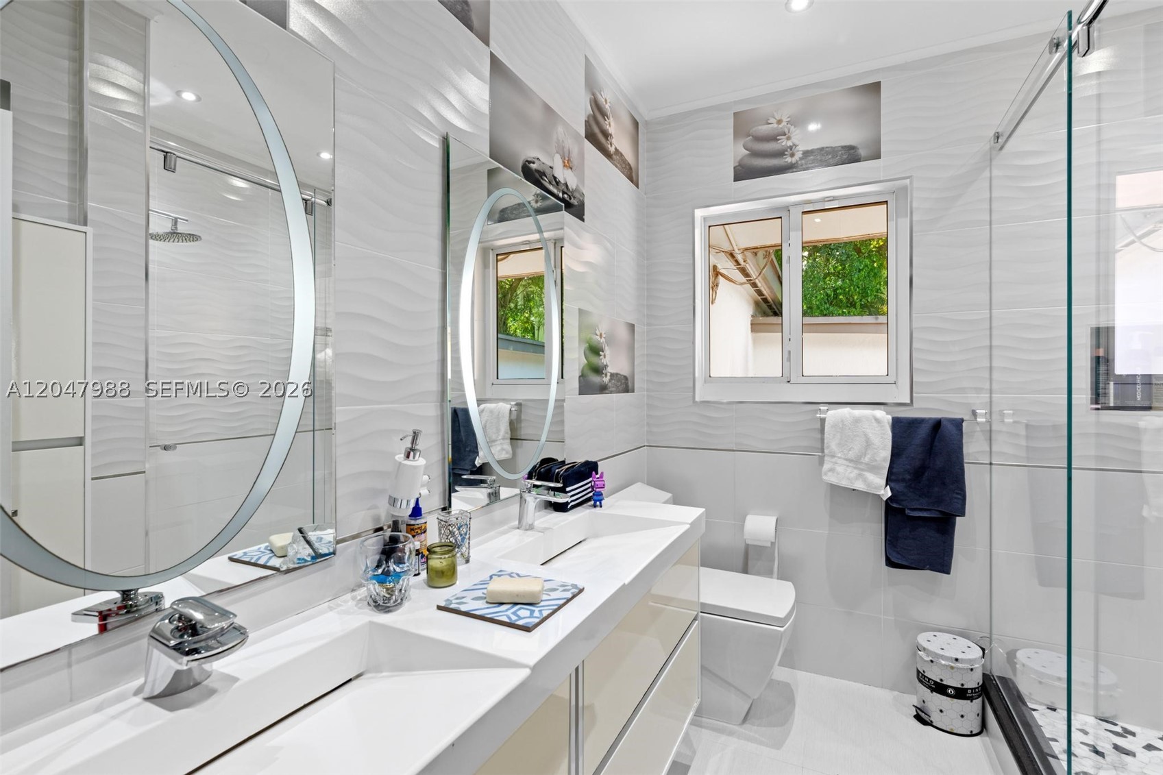 TOWN & COUNTRY ESTATES - Residential Lease