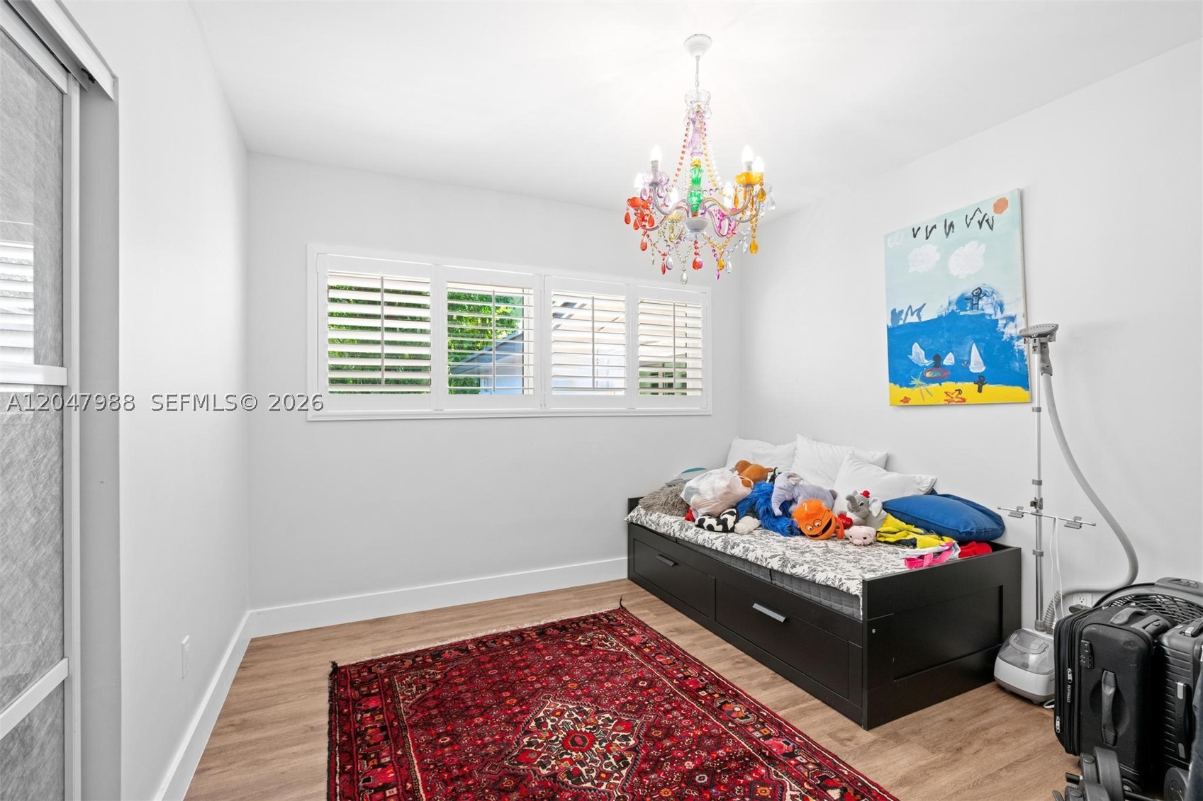 TOWN & COUNTRY ESTATES - Residential Lease